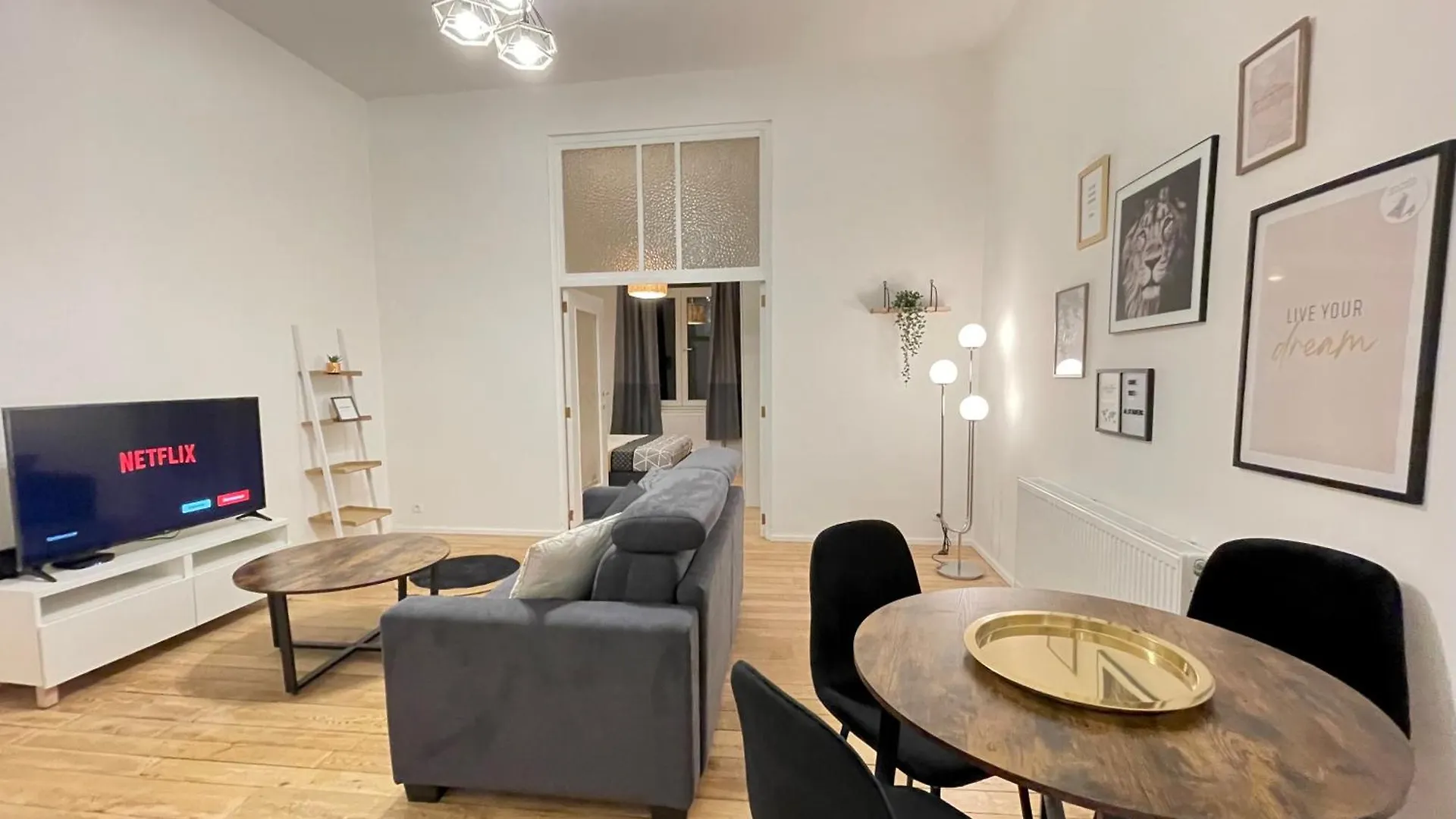 Апартаменты Charming Uccle - 1 Bedroom Apt Брюссель