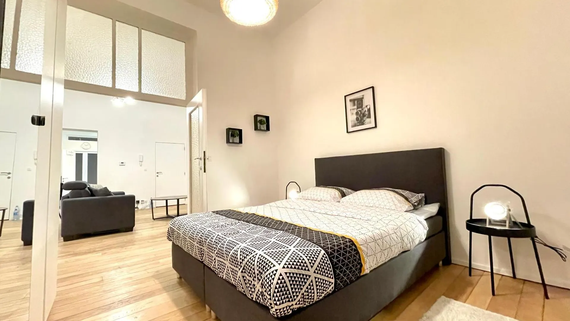 Апартаменты Charming Uccle - 1 Bedroom Apt Брюссель Бельгия